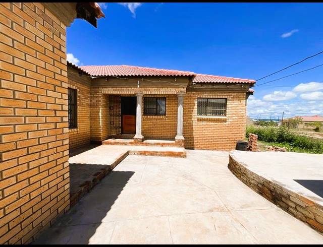 3 BEDROOM HOUSE FOR SALE IN MANKWENG